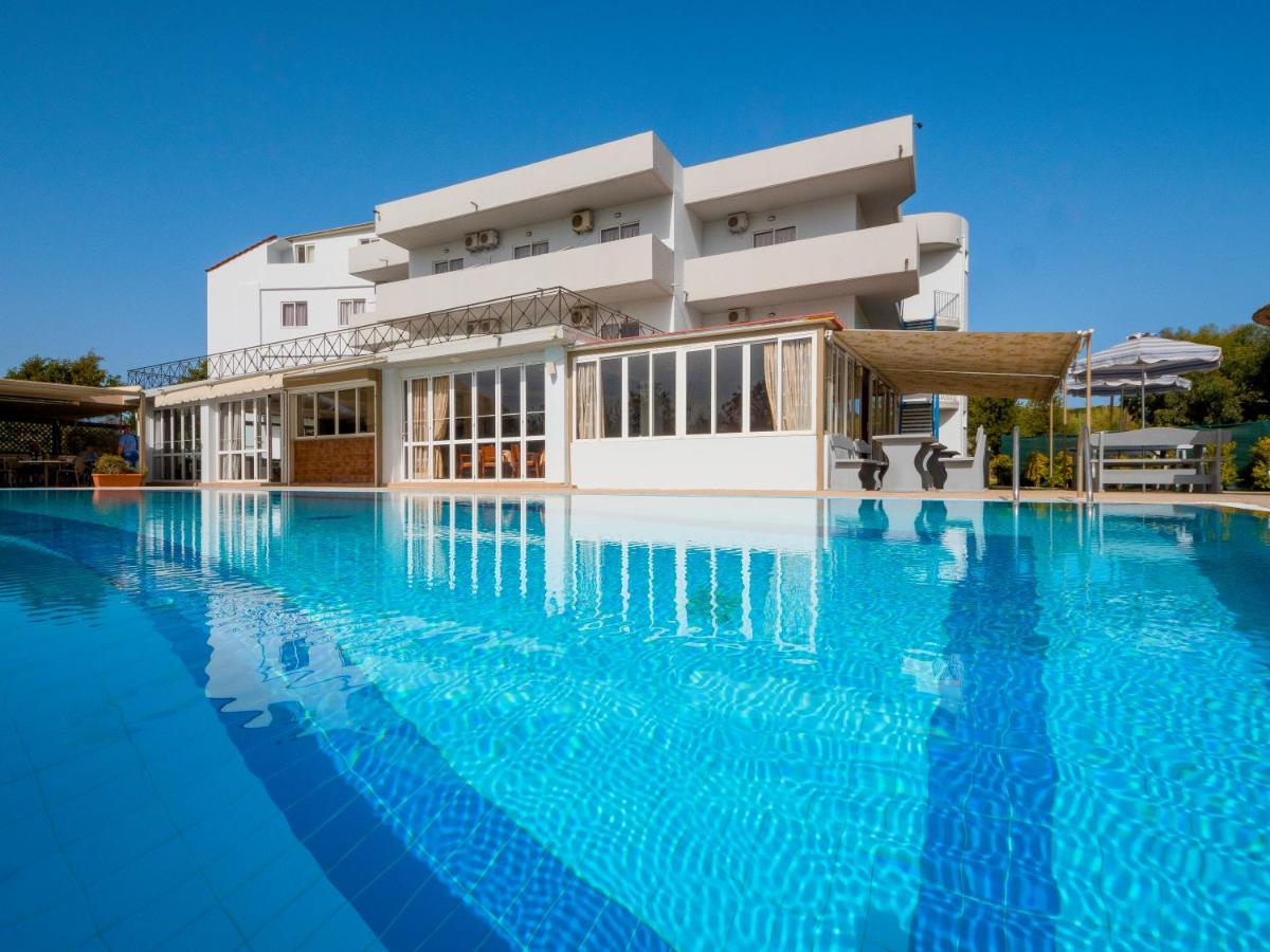 Sun & Sea Aparthotel